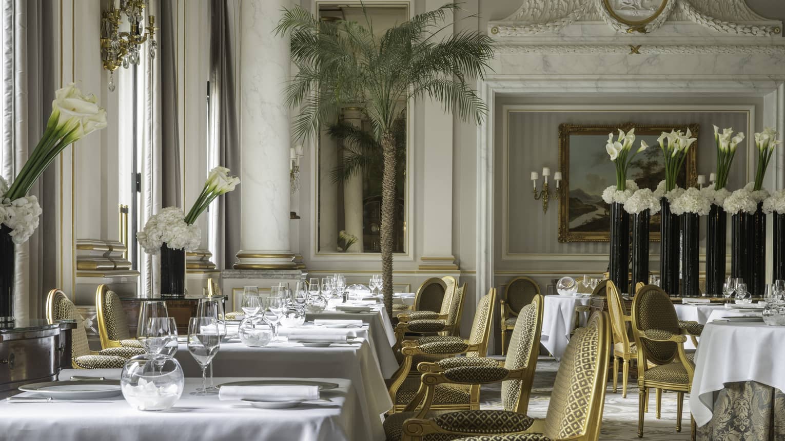 Le Cinq - Four Seasons Hôtel George V, Paris, France