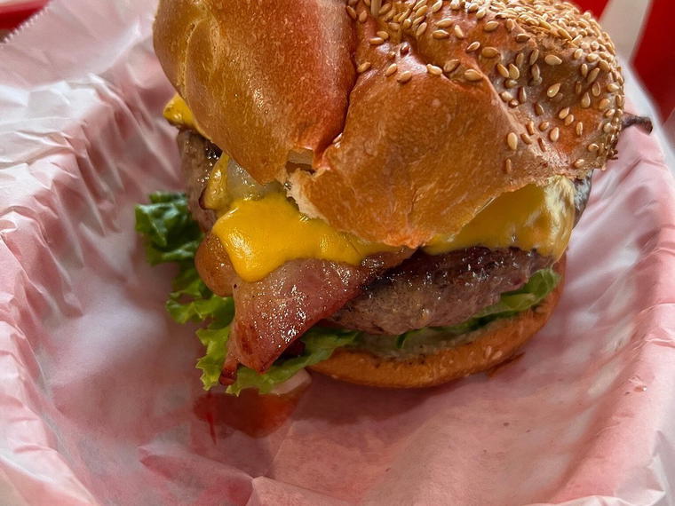 Pearl's Deluxe Burgers, San Francisco, United States