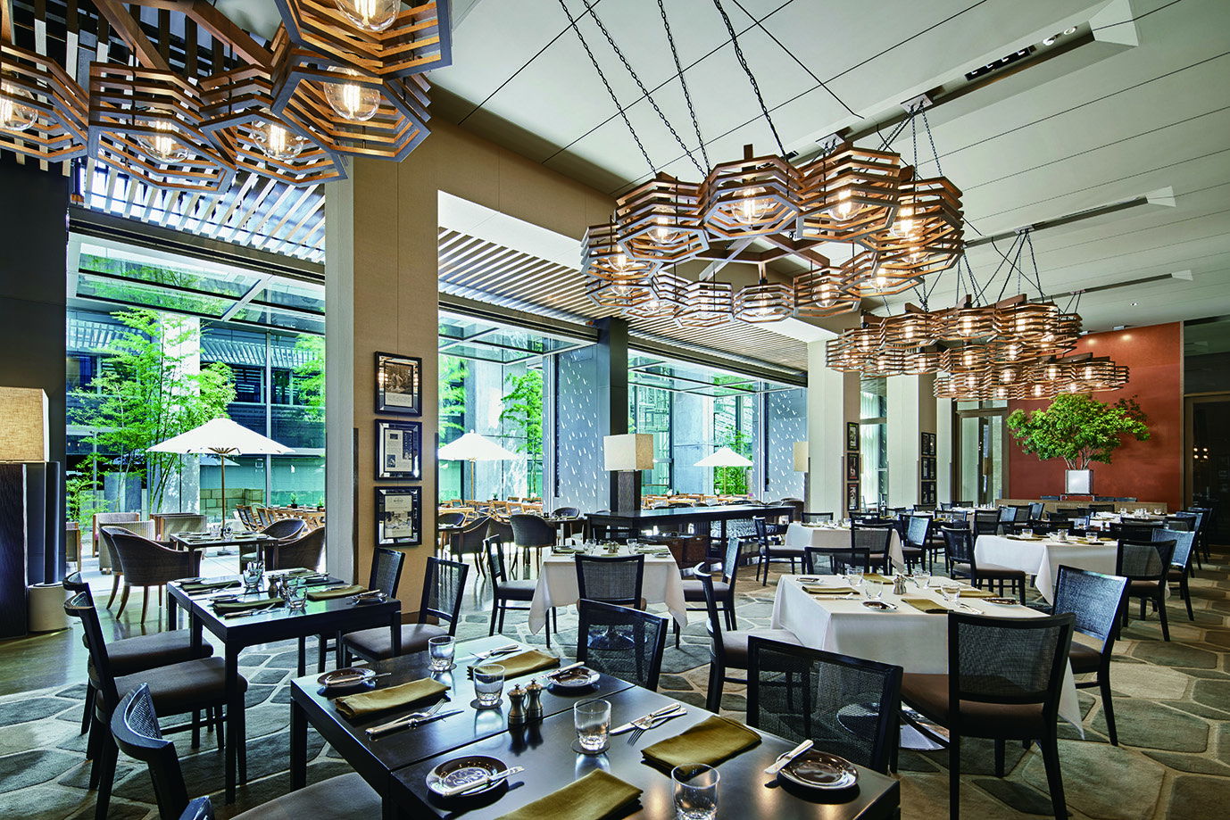 The Oak Door, Restaurant in Tokyo