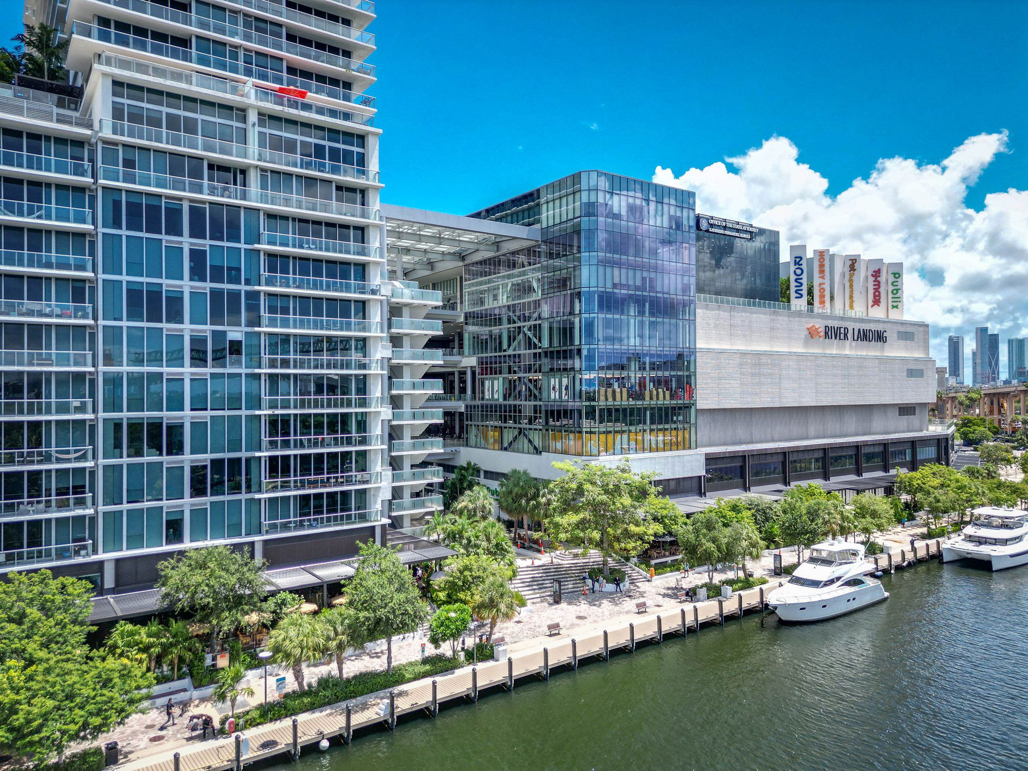 Blu at River Landing, Restaurant in Miami