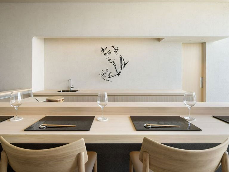 Sushi JIN-E, Restaurant in Tokyo