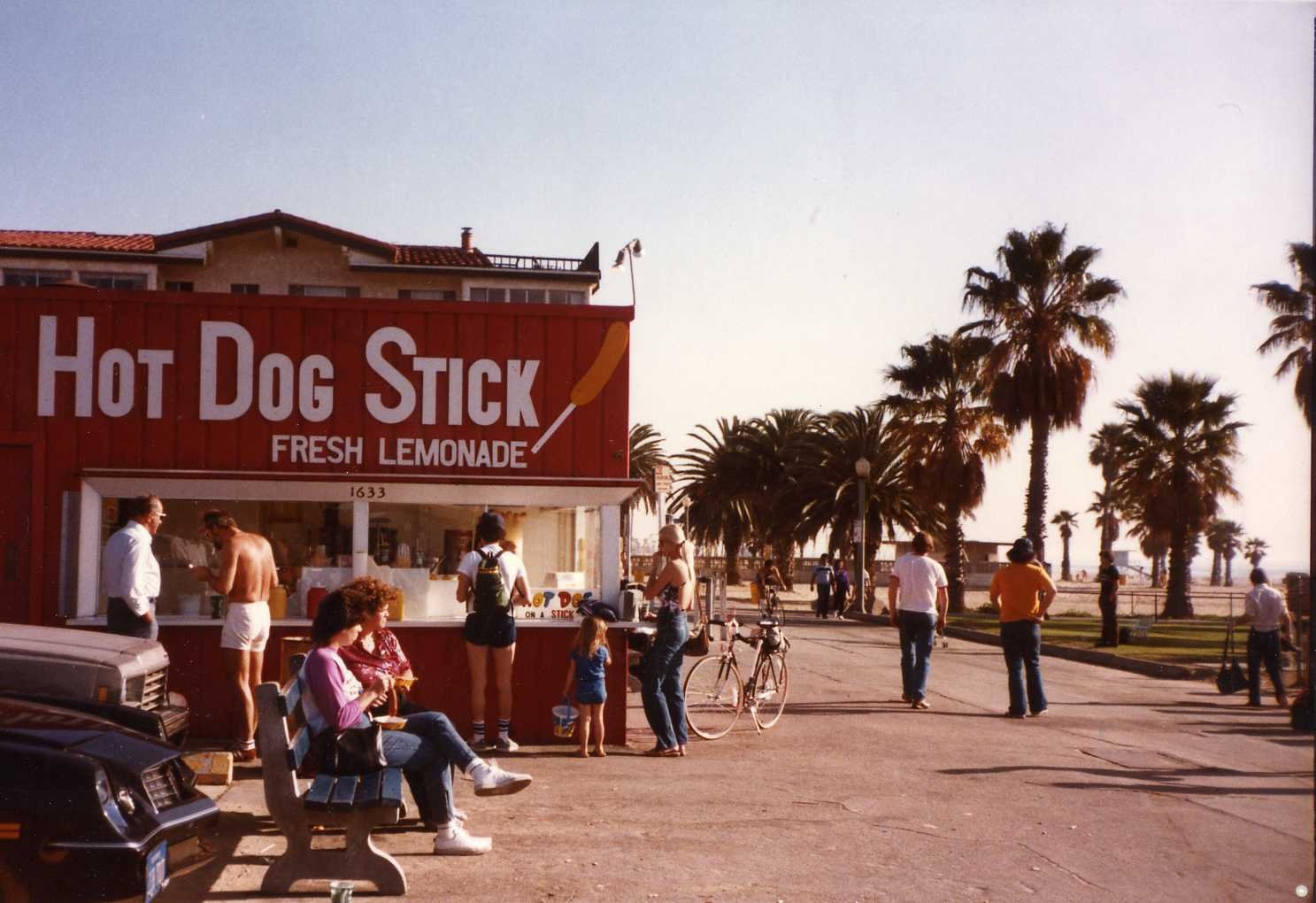 Hot Dog on a Stick, Restaurant in Santa Monica