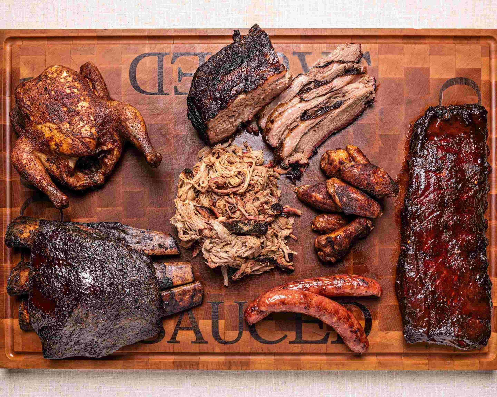 Sauced BBQ & Spirits, Restaurant in El Segundo