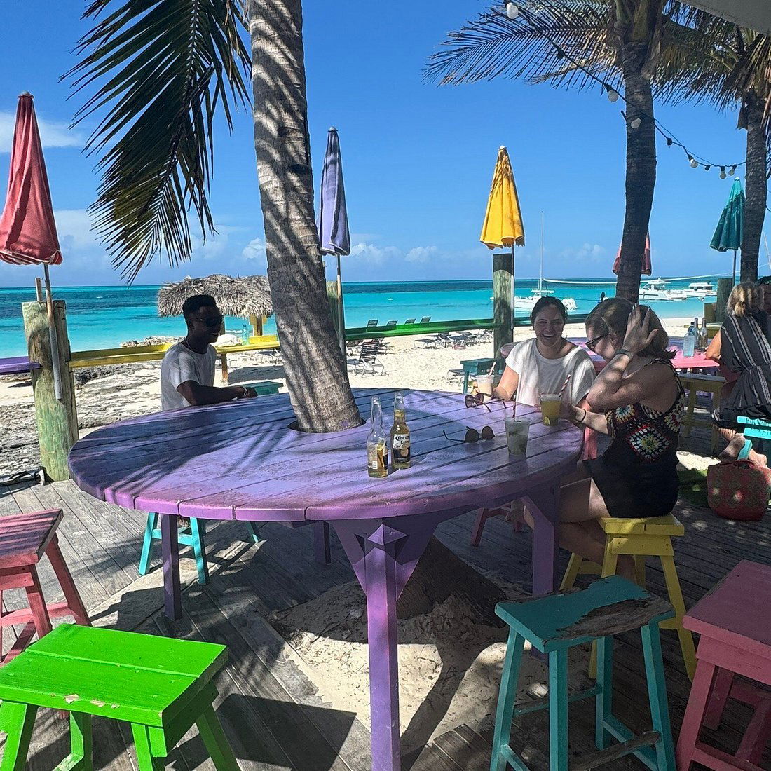Footprints, Restaurant in New Providence