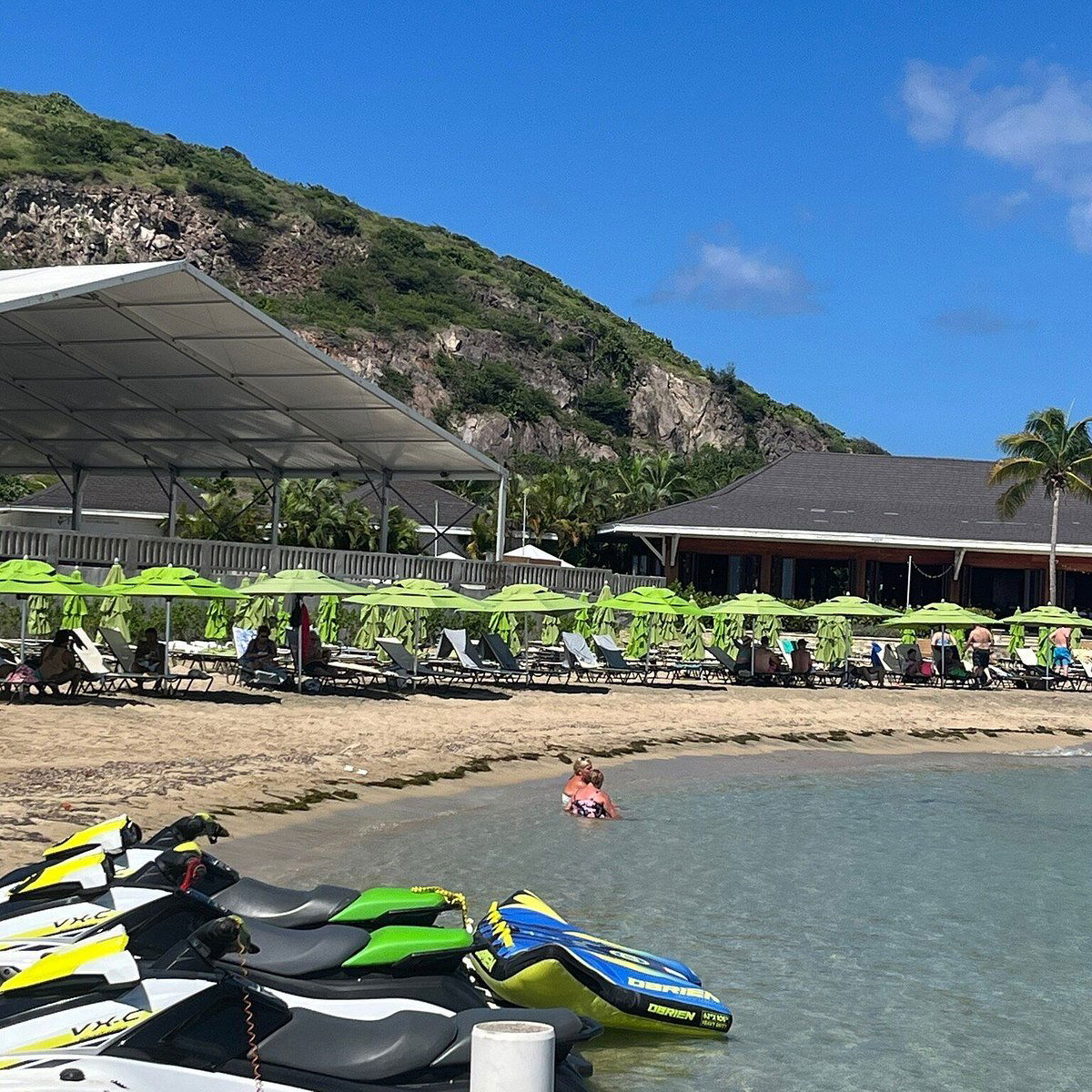 Carambola Beach Club, Restaurant in Frigate Bay