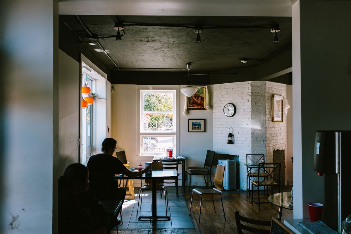 Loga's Corner, Restaurant in Toronto