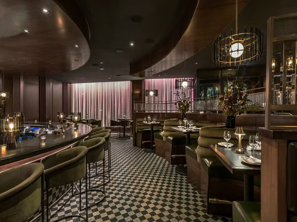 Fioretta restaurant in Chicago, United States