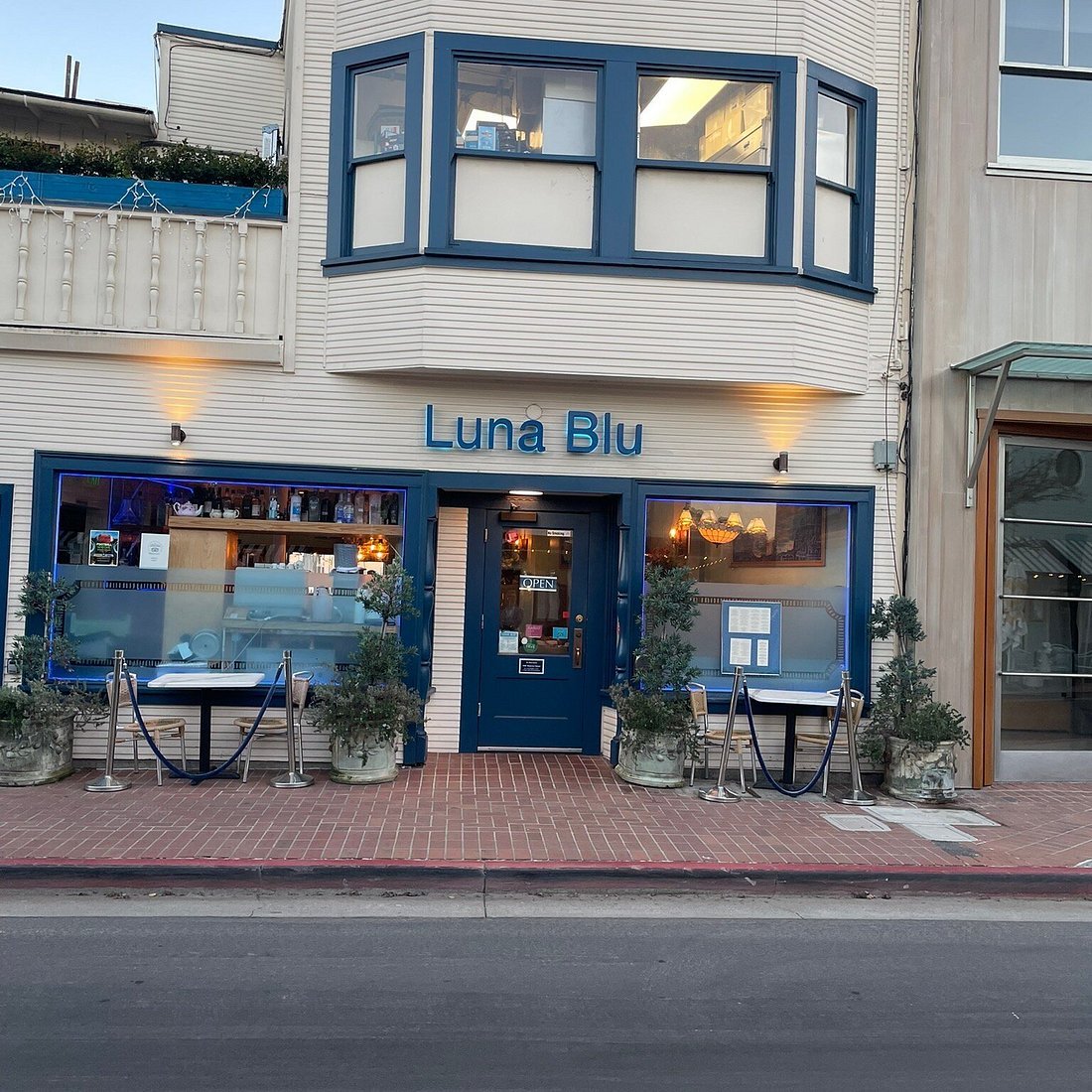 Luna Blu