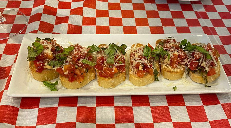 Silvia's Italian Café, Restaurant in Regina