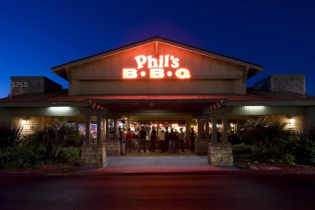 Phil's BBQ restaurant in San Diego, United States