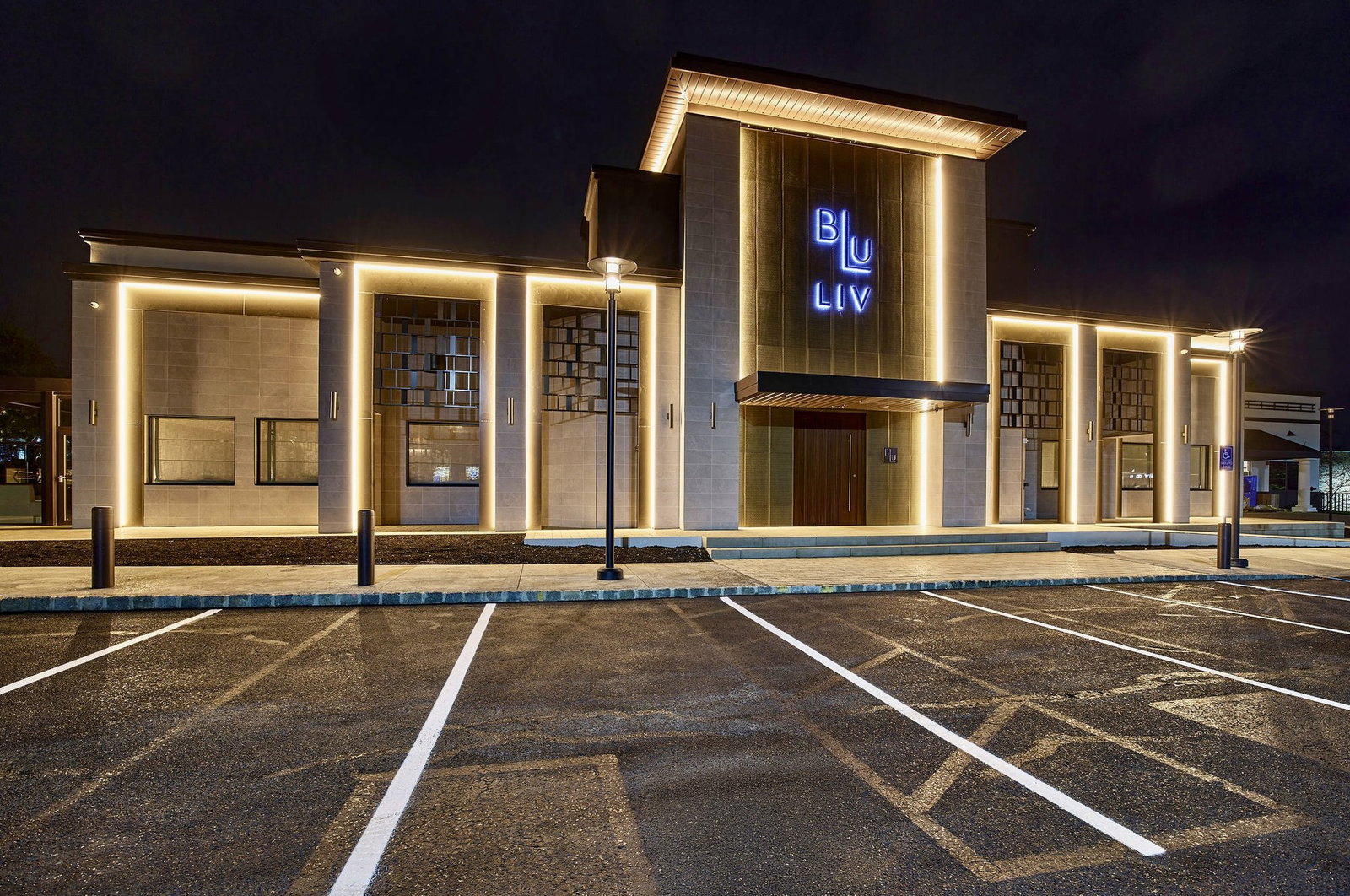 Blu Livingston, Livingston, United States
