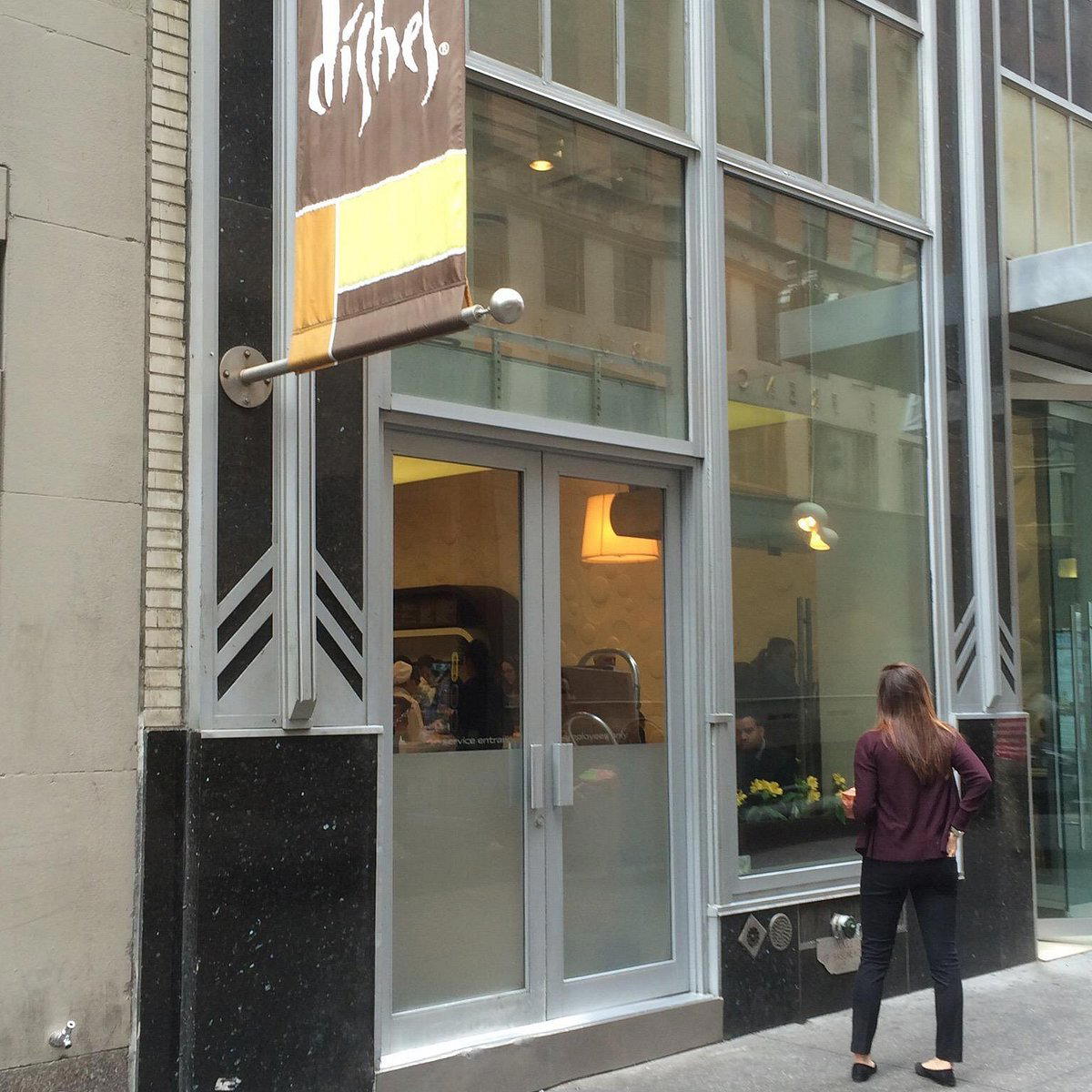 Dishes restaurant in New York City, United States