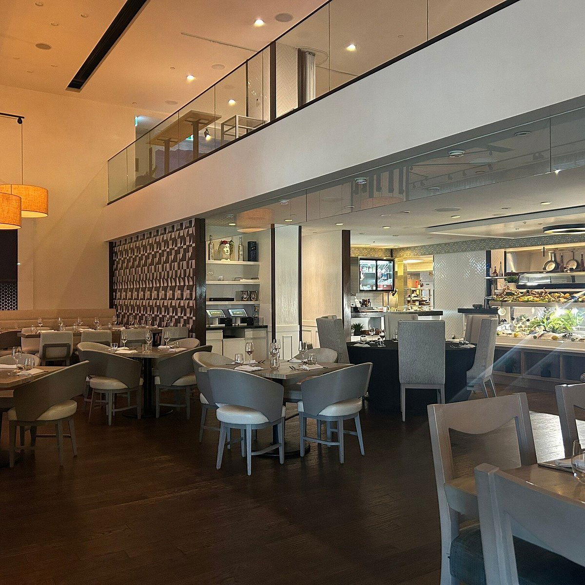 Petros82, Restaurant in Toronto