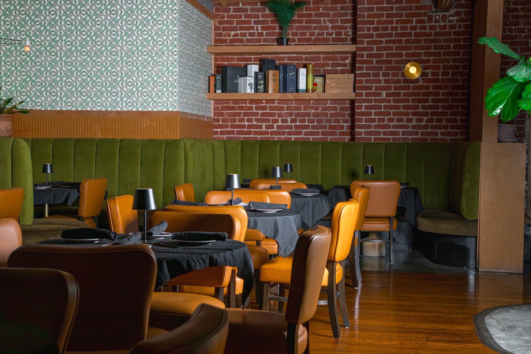 Alley on vermont restaurant in Los Angeles, United States