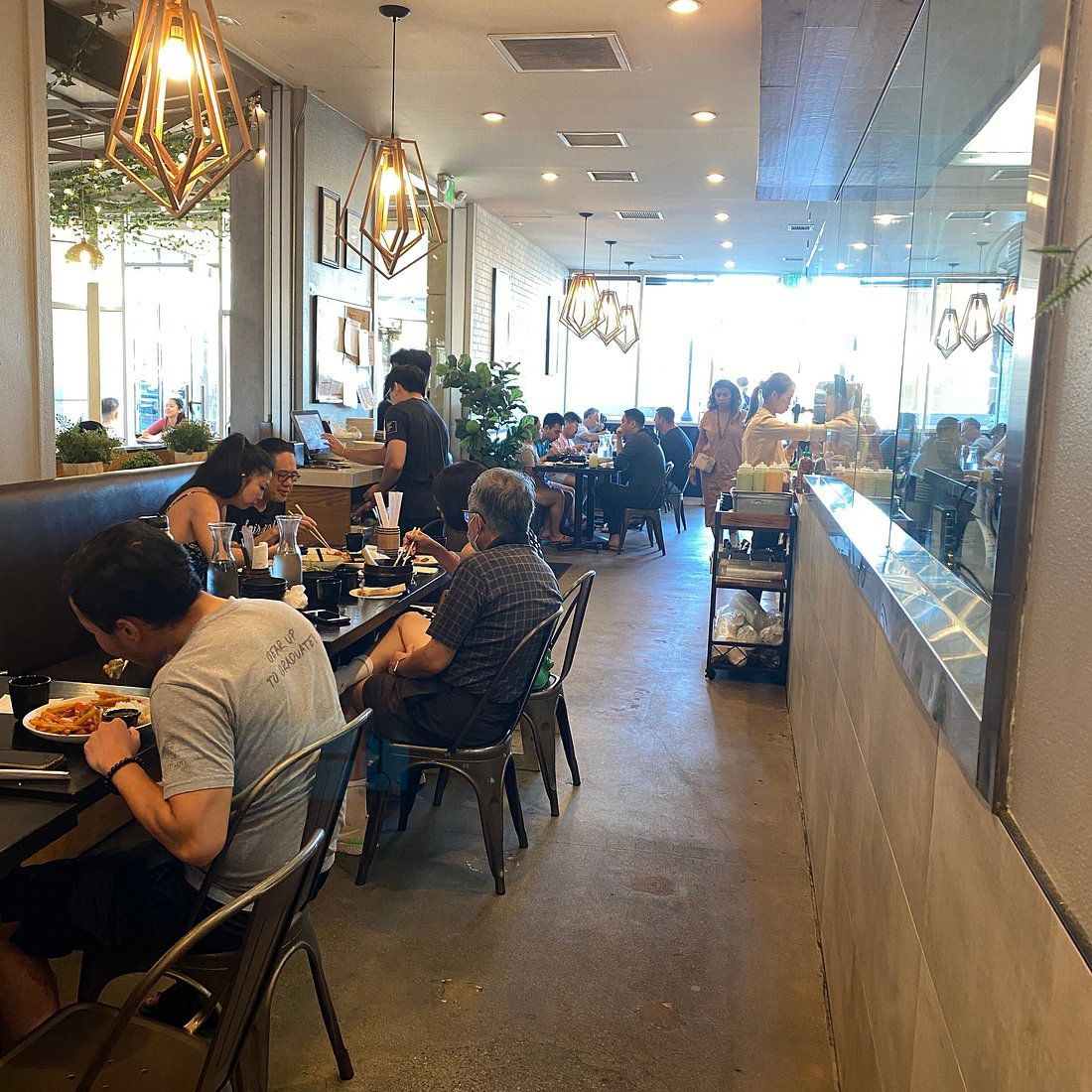 The Vox Kitchen, Restaurant in Fountain Valley