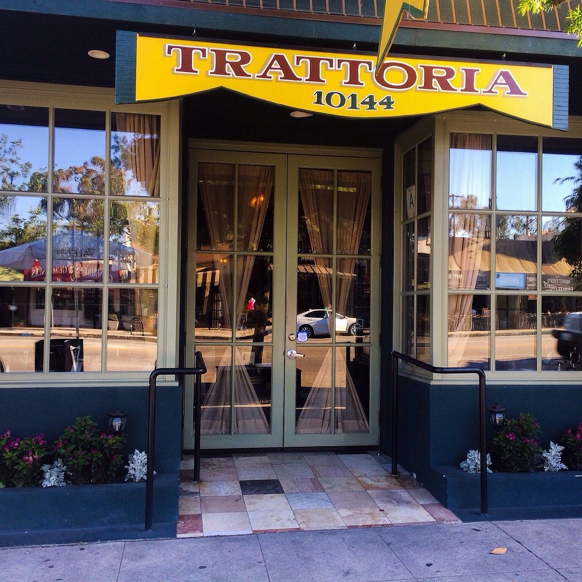 Prosecco restaurant in Toluca Lake, United States