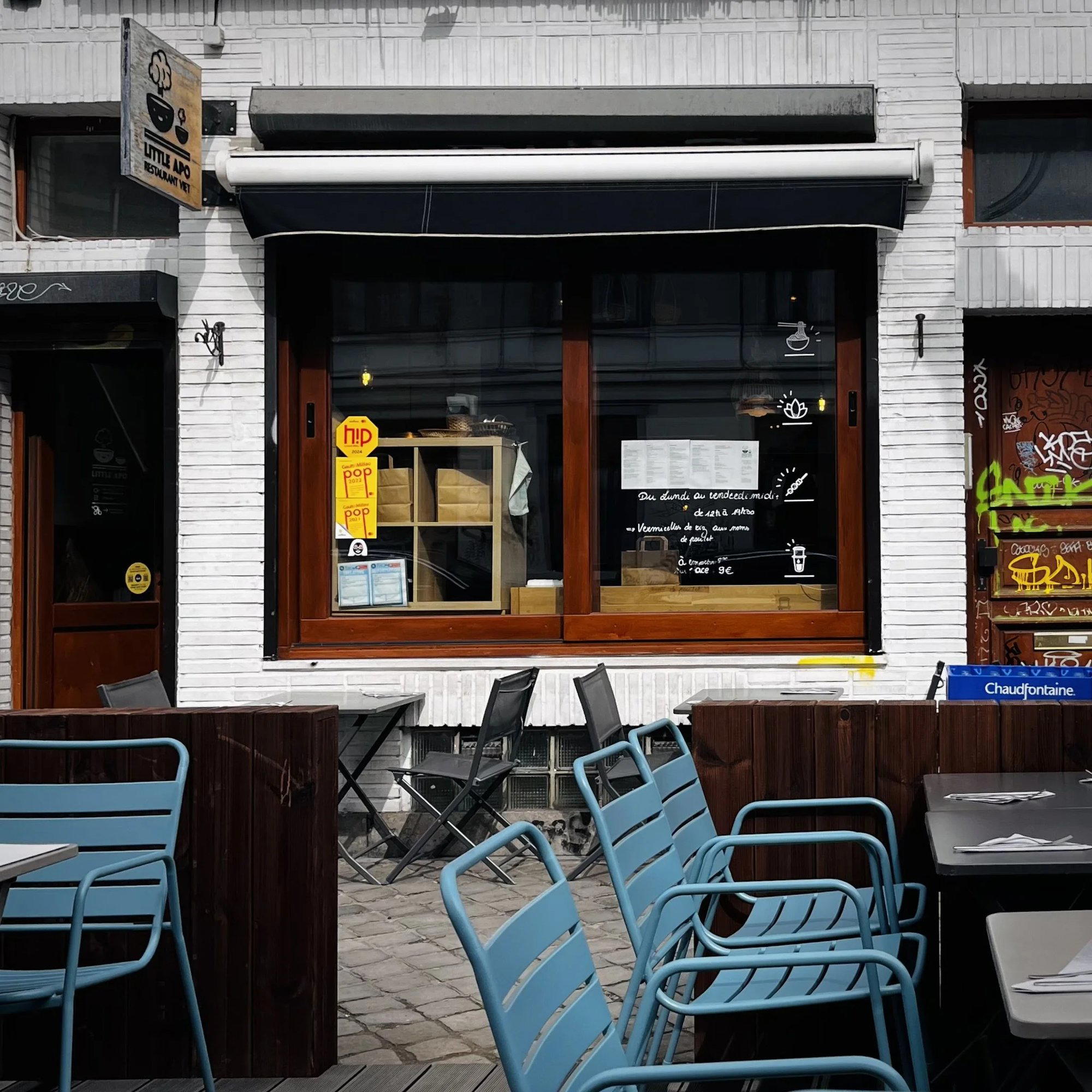 Little Apo restaurant in Sint Gillis, Belgium