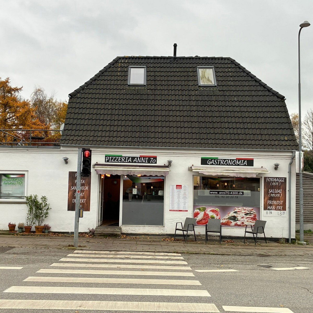 pizzeria Anni70, Restaurant in Holb K