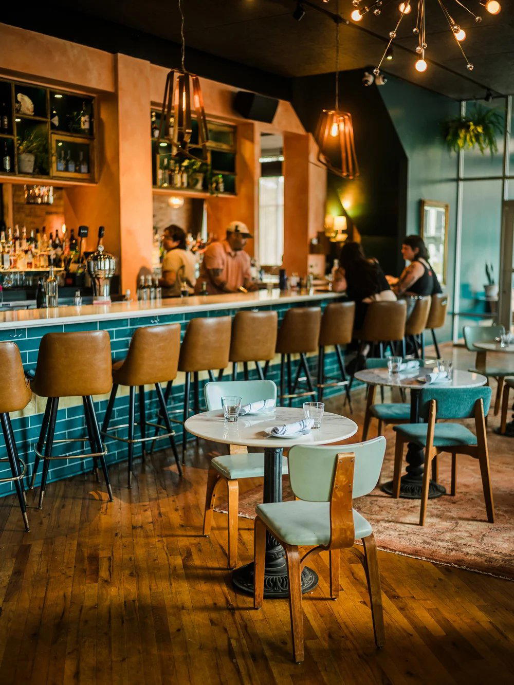 Bar Parisette restaurant in Chicago, United States