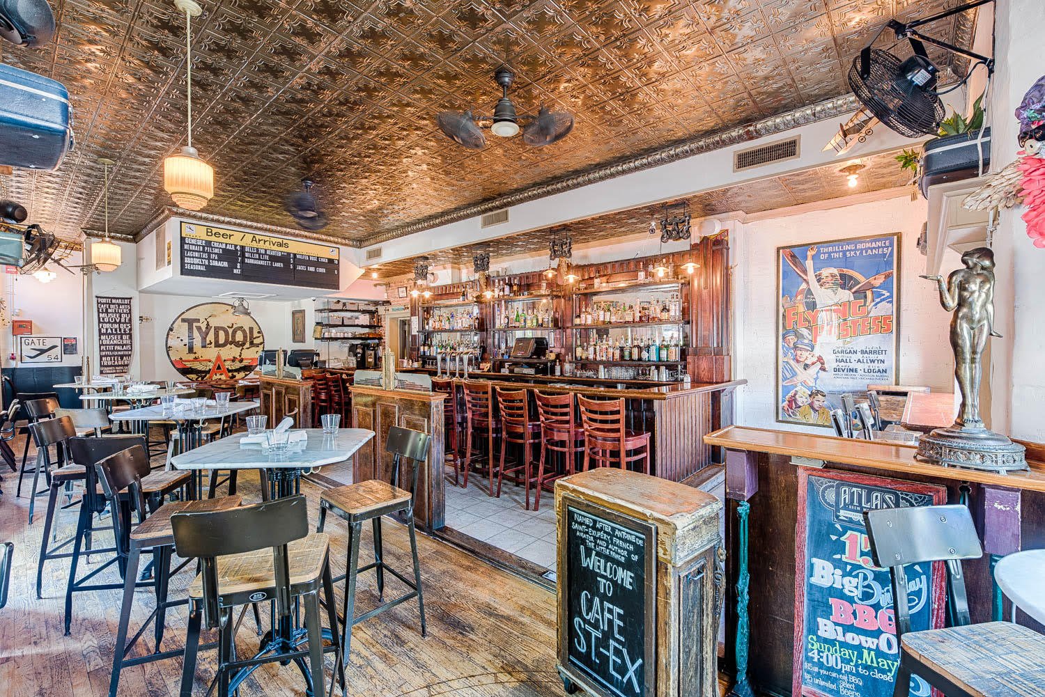 Cafe Saint-Ex, Restaurant in Washington DC