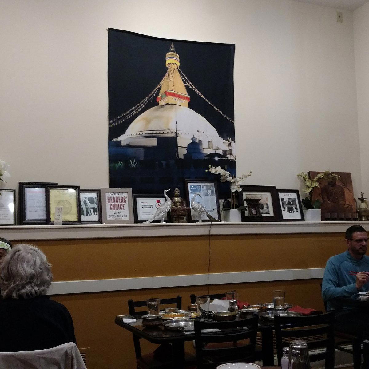 Everest Cafe and bar restaurant in St Louis, United States