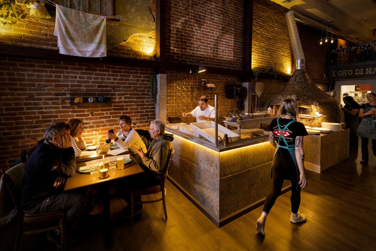 L'Oro di Napoli, Santa Rosa, United States