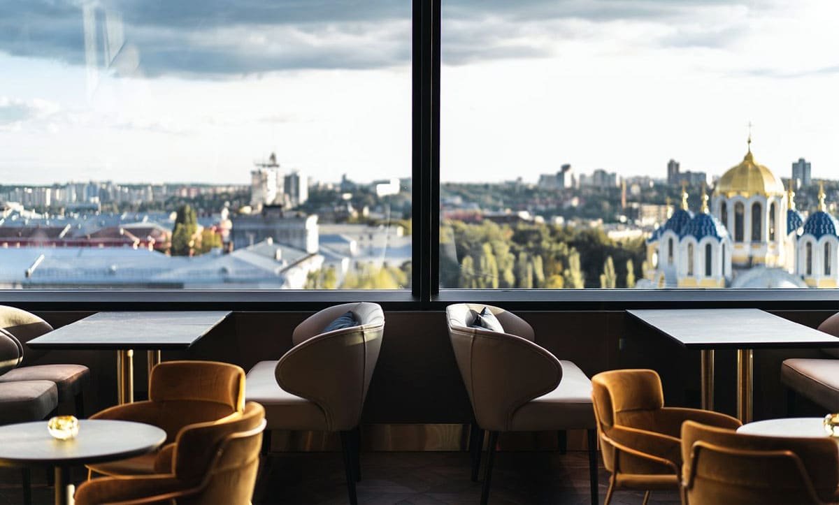 11 Mirrors Rooftop Restaurant & Bar, Restaurant in Kyiv