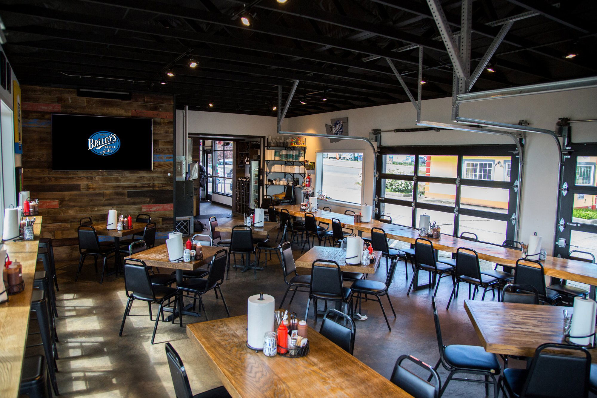 Brileys BBQ and Grill, Restaurant in Lake Forest Park