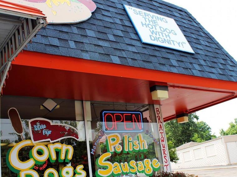 Woofie's, Overland, United States