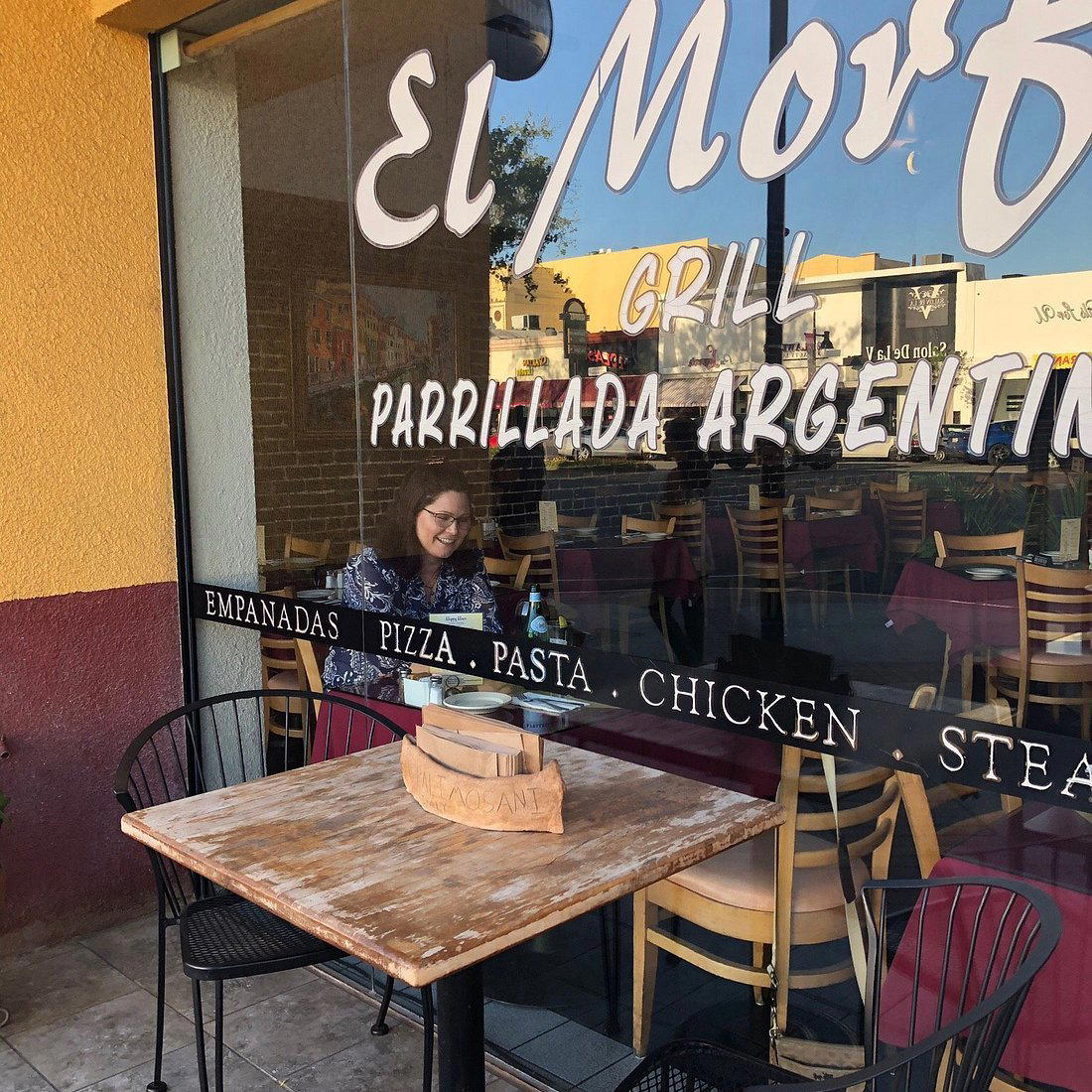 El Morfi restaurant in Glendale, United States