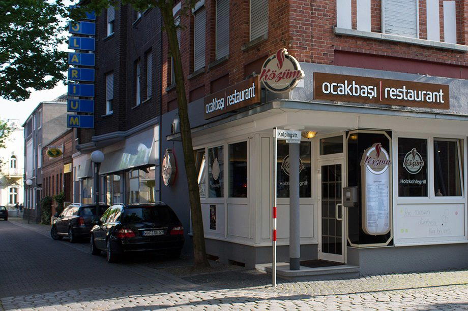 Közüm Holzkohlegrill & Lehmofen restaurant in Ahlen, Germany