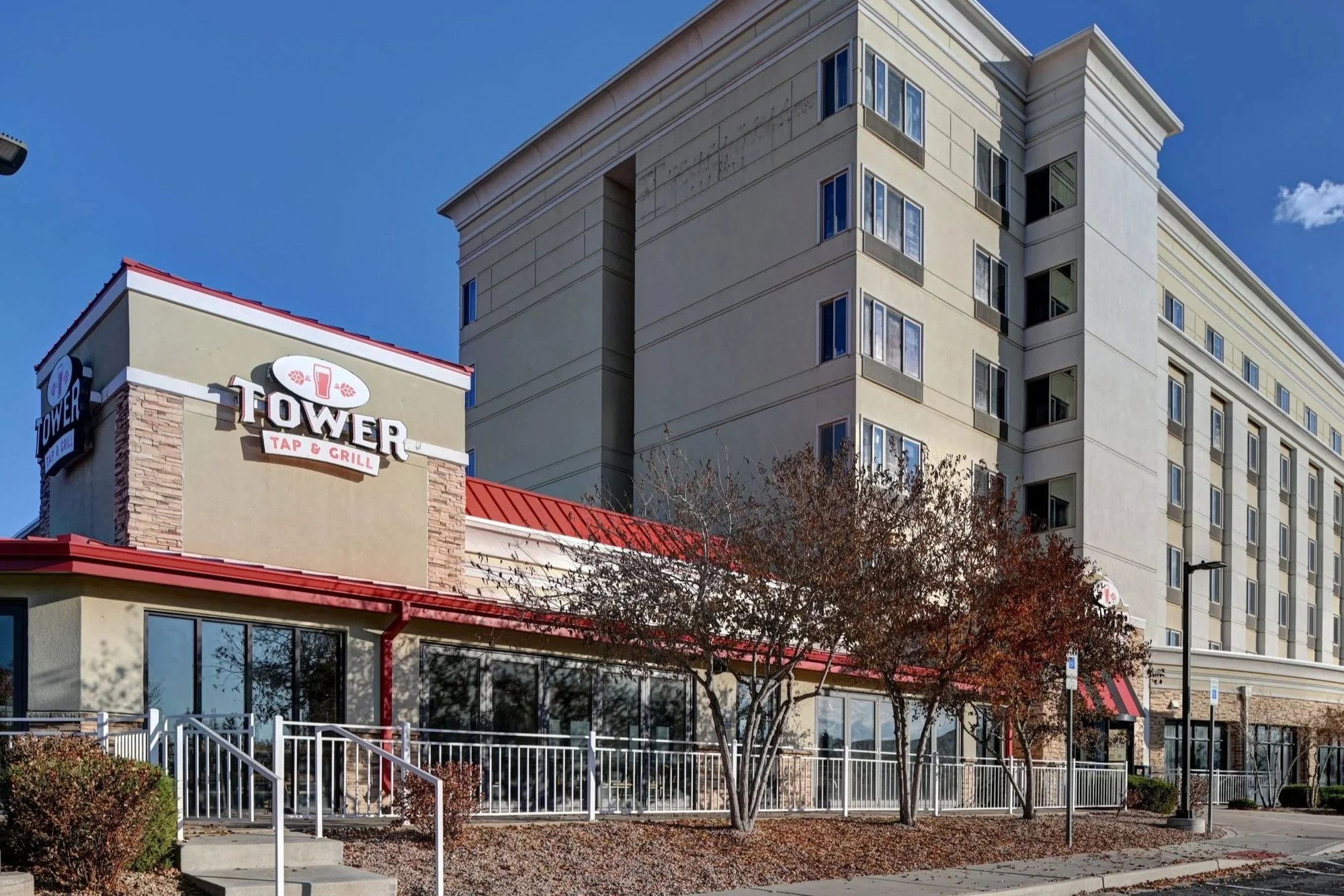 Tower Tap & Grill, Restaurant in Denver