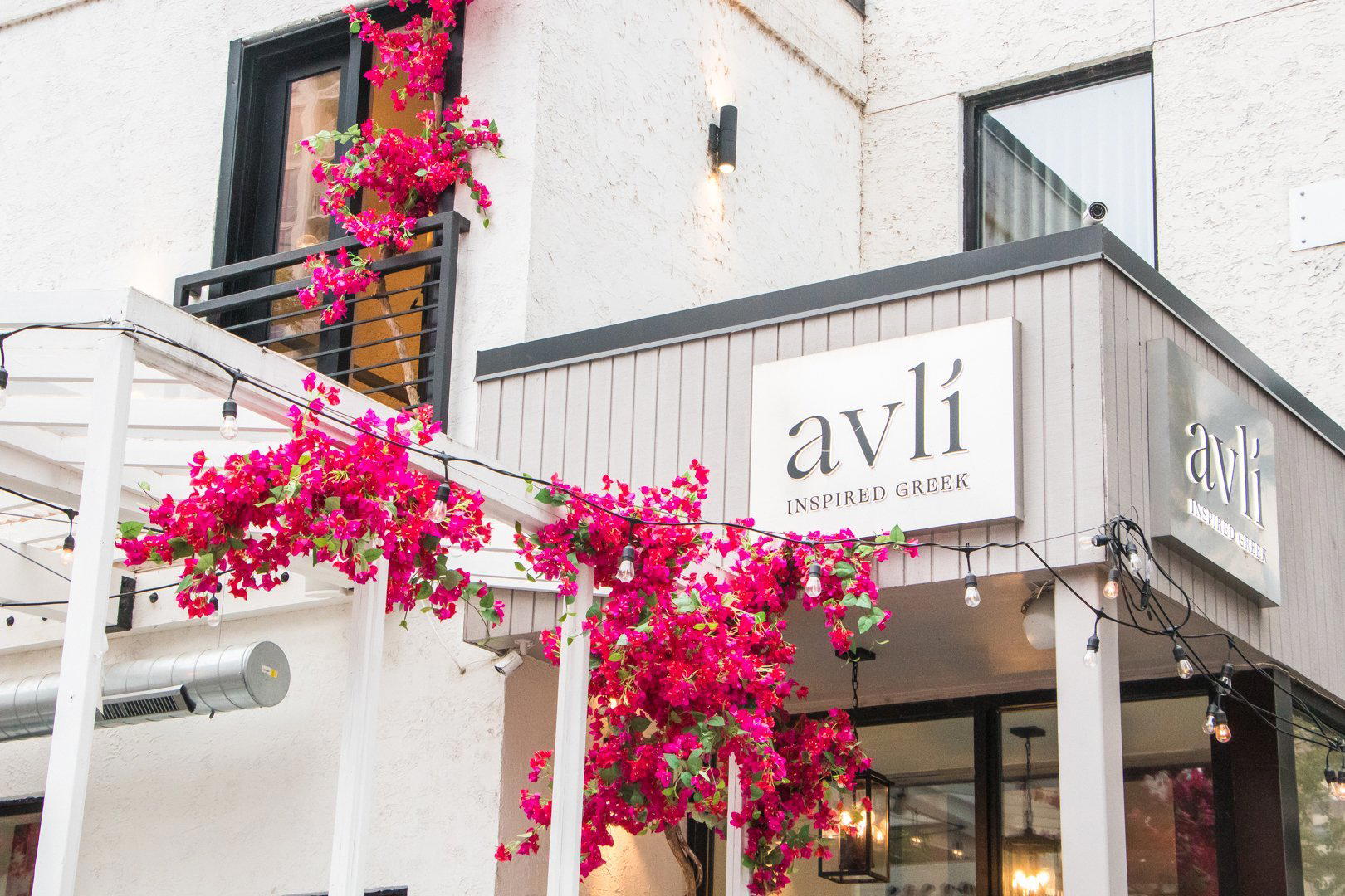 Avli River North restaurant in Chicago, United States