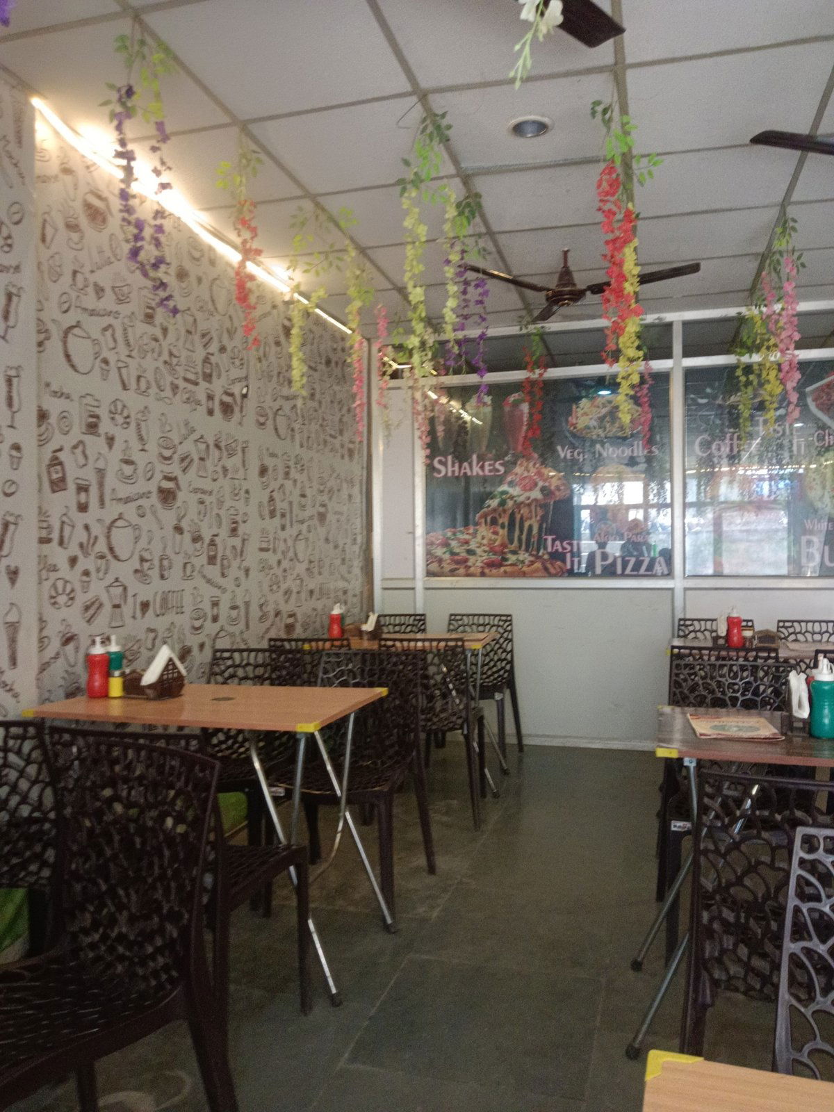 CHAI PANI THE CAFE, Restaurant in Etah
