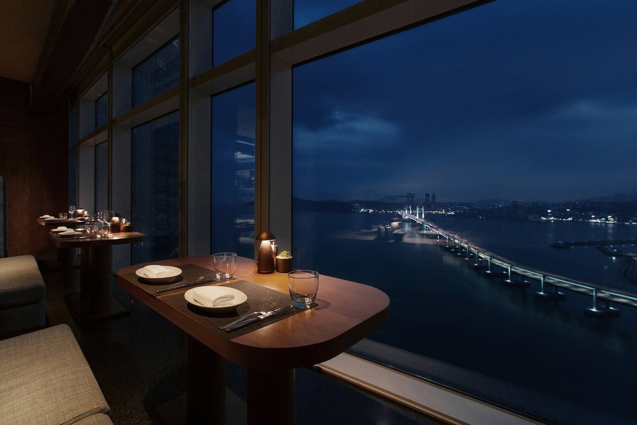 Dining Room (다이닝룸), Restaurant in Busan