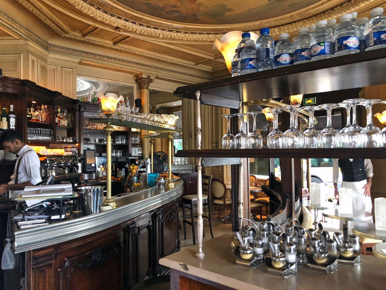 A La Frégate, Restaurant in Paris