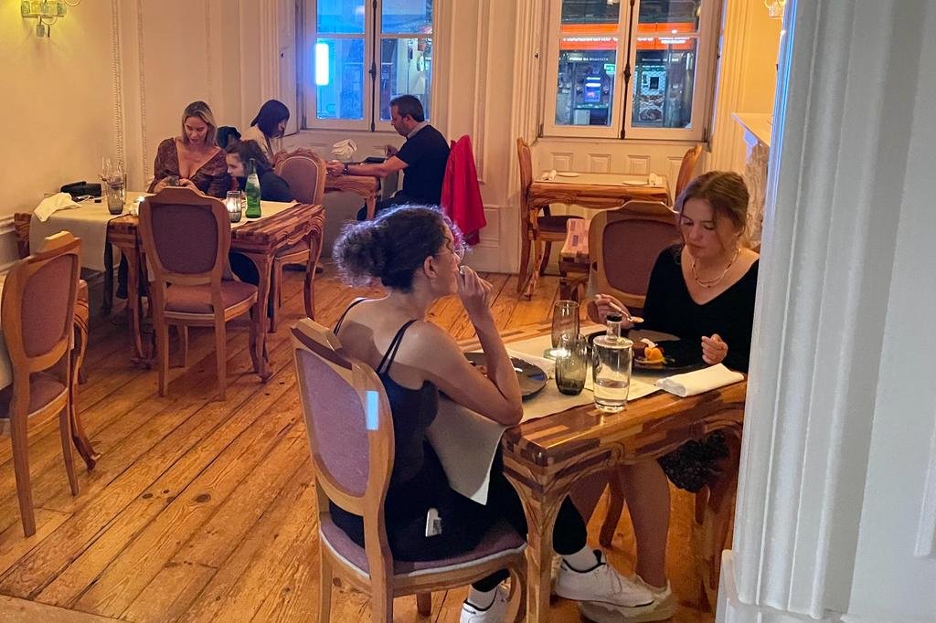 Em Carne Viva restaurant in Porto, Portugal