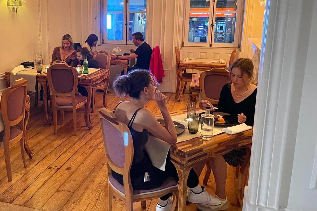 Em Carne Viva, Porto, Portugal