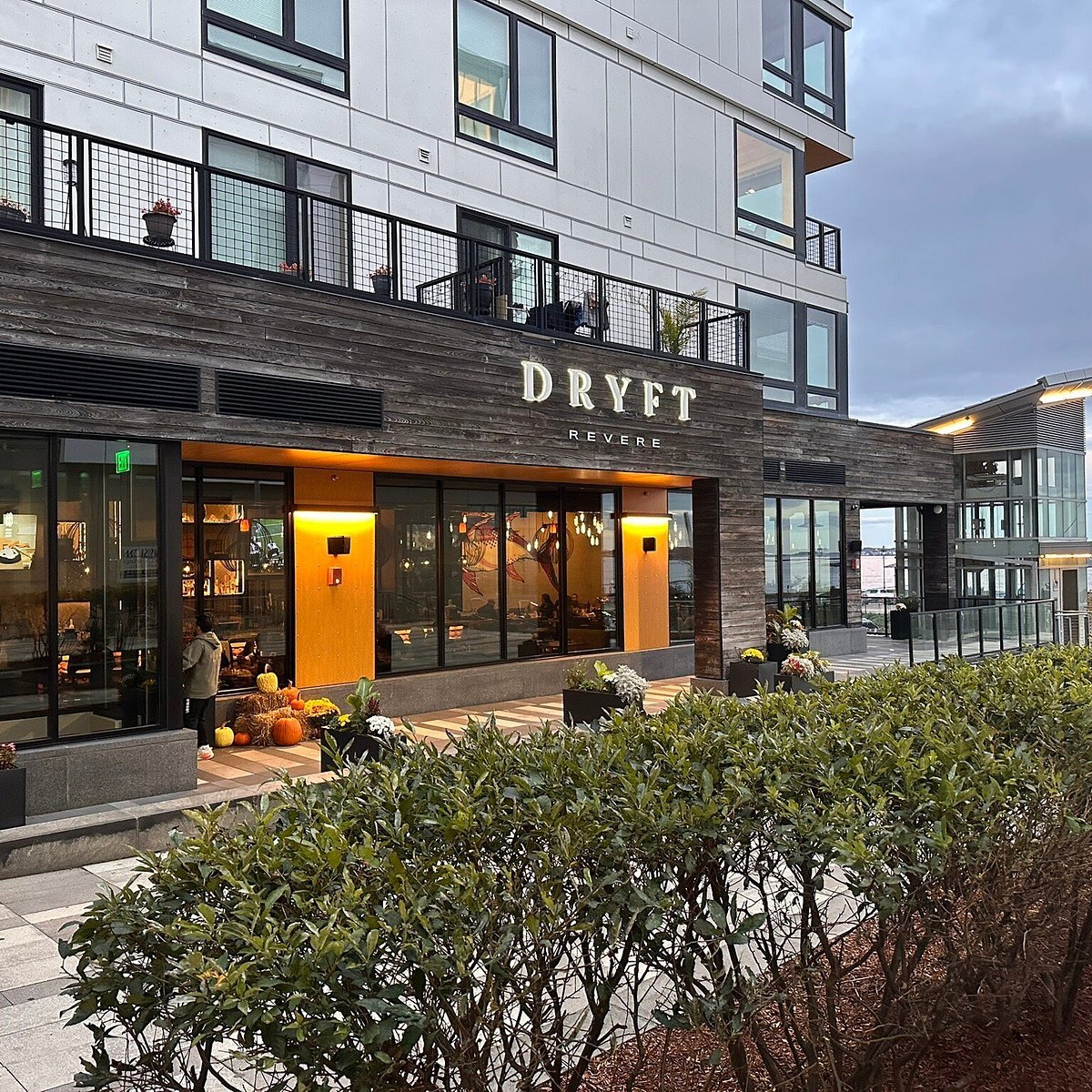 Dryft Revere restaurant in Revere, United States