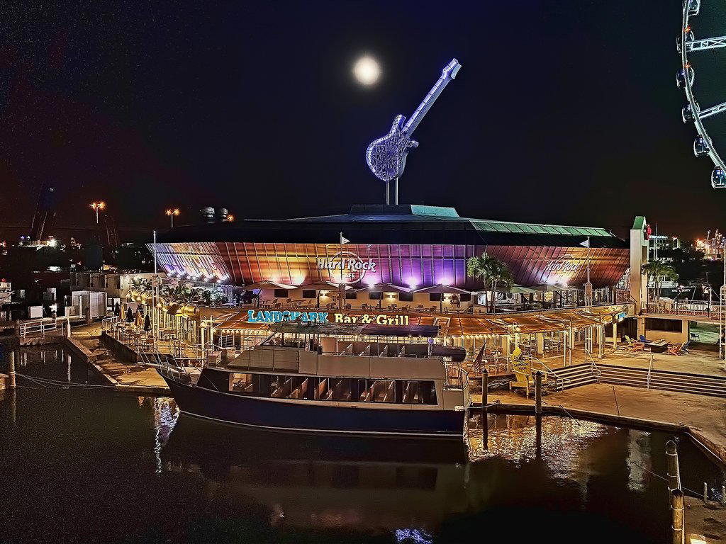 401 Biscayne Blvd restaurant in Miami, United States