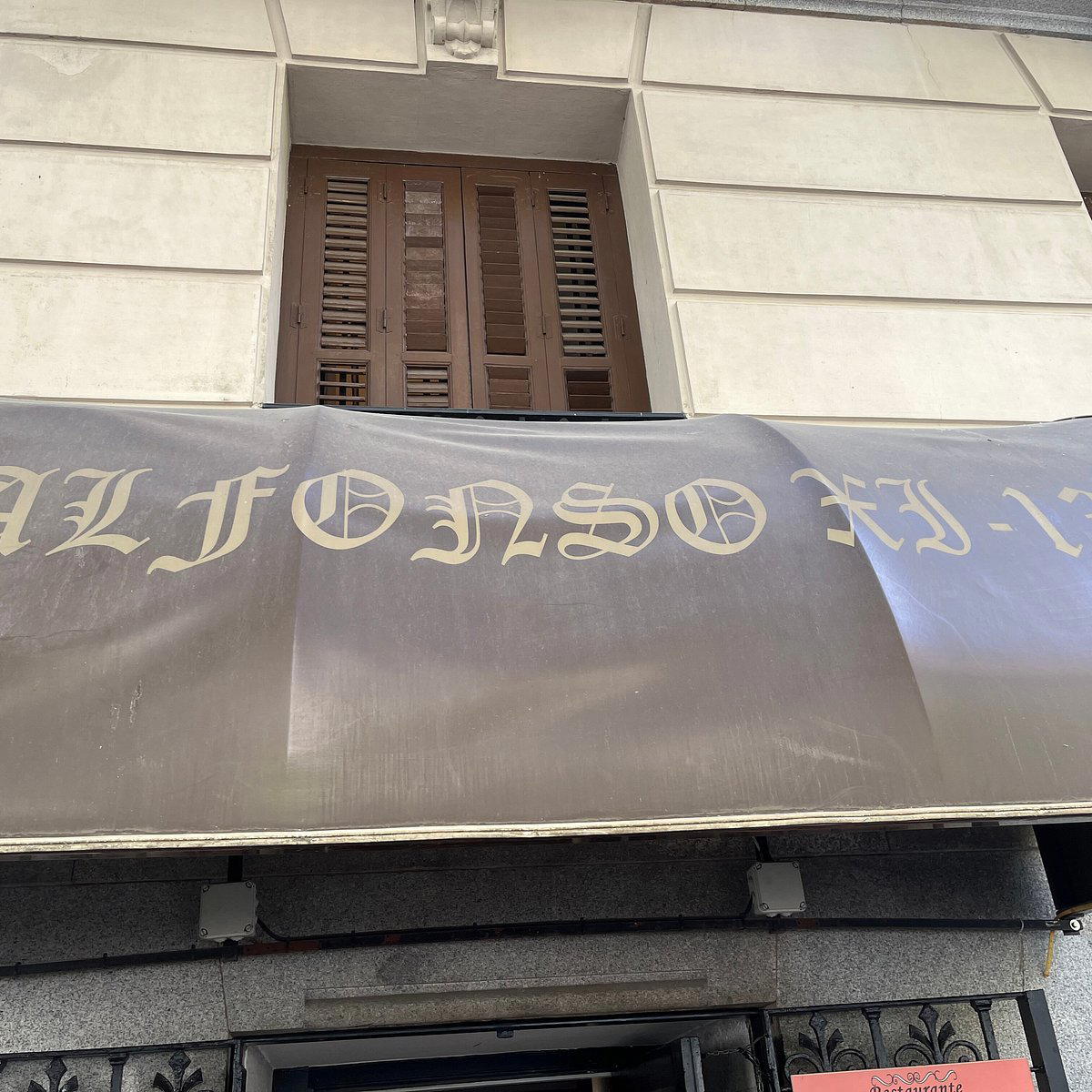 Cafetería Restaurante Alfonso XI restaurant in Madrid, Spain