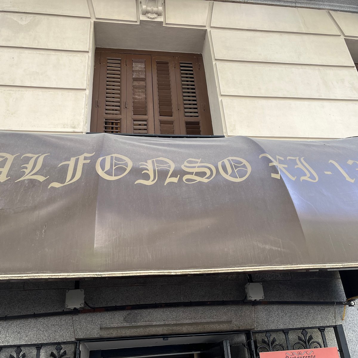Cafetería Restaurante Alfonso XI restaurant in Madrid, Spain