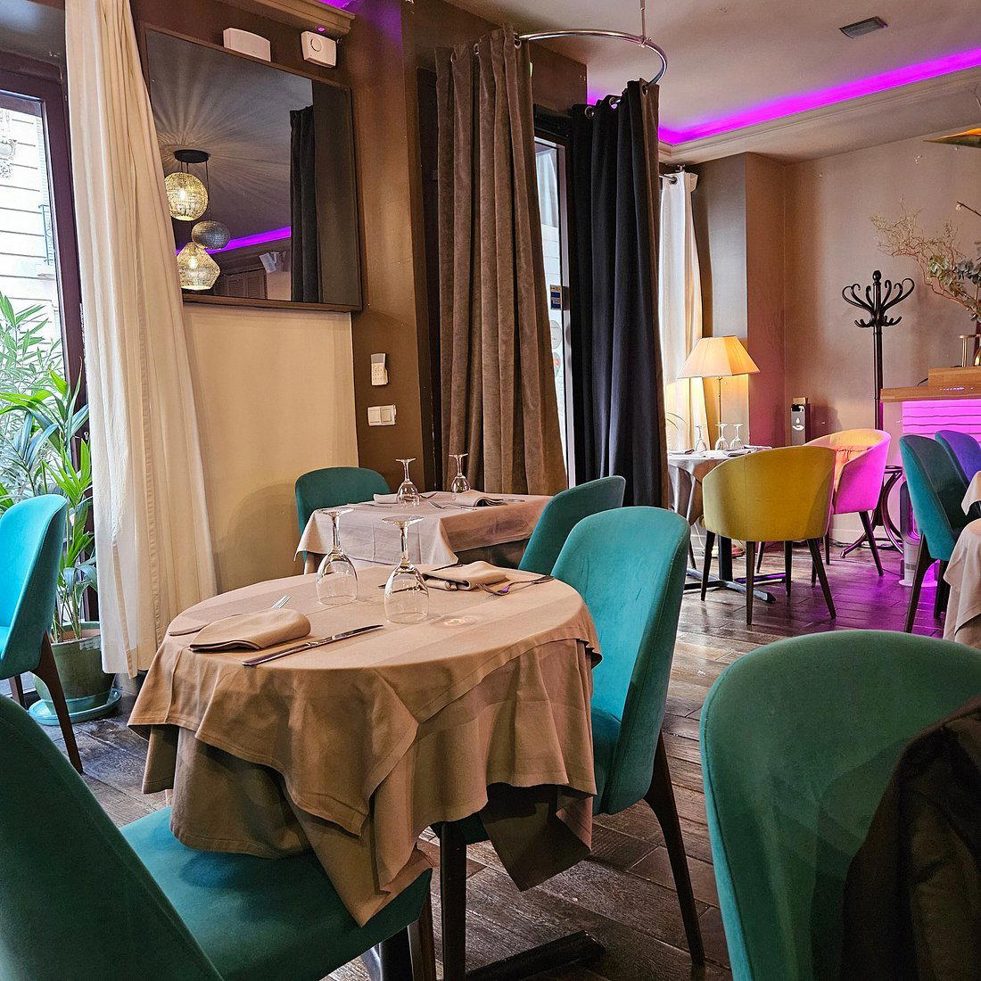 Les Filaos restaurant in Paris, France