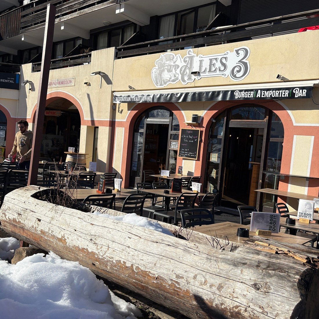 A les 3, Restaurant in Morillon