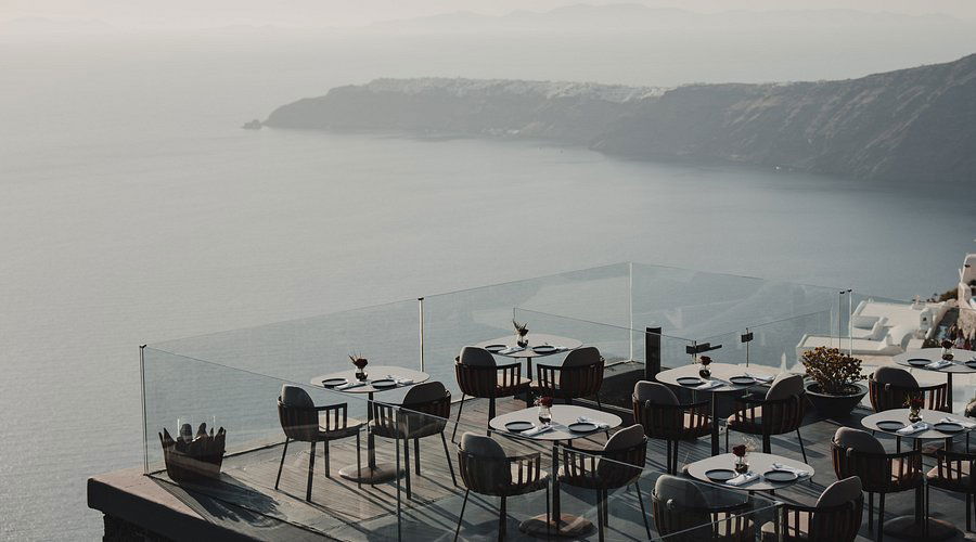 MAVRO, Restaurant in Santorini