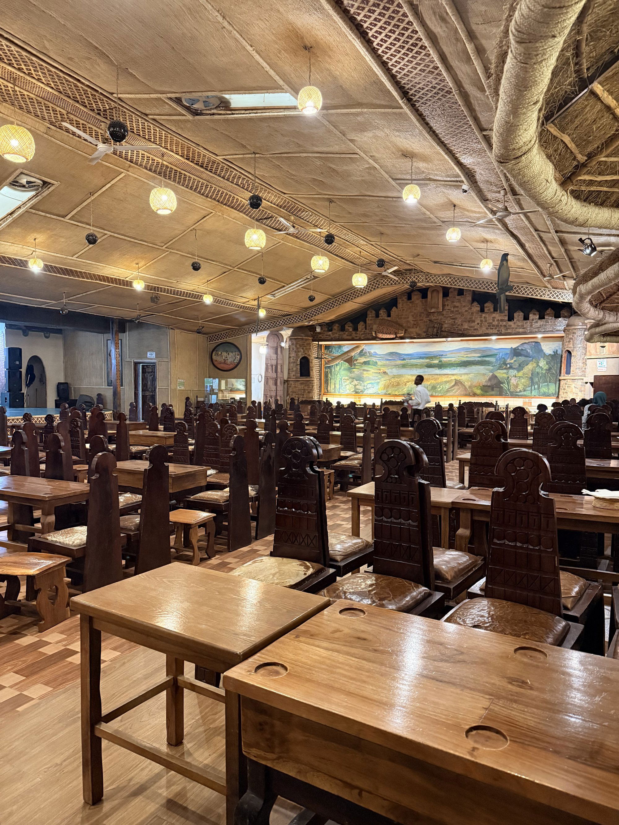 2000 Cultural Ethiopian Restaurant, Restaurant in Addis Ababa