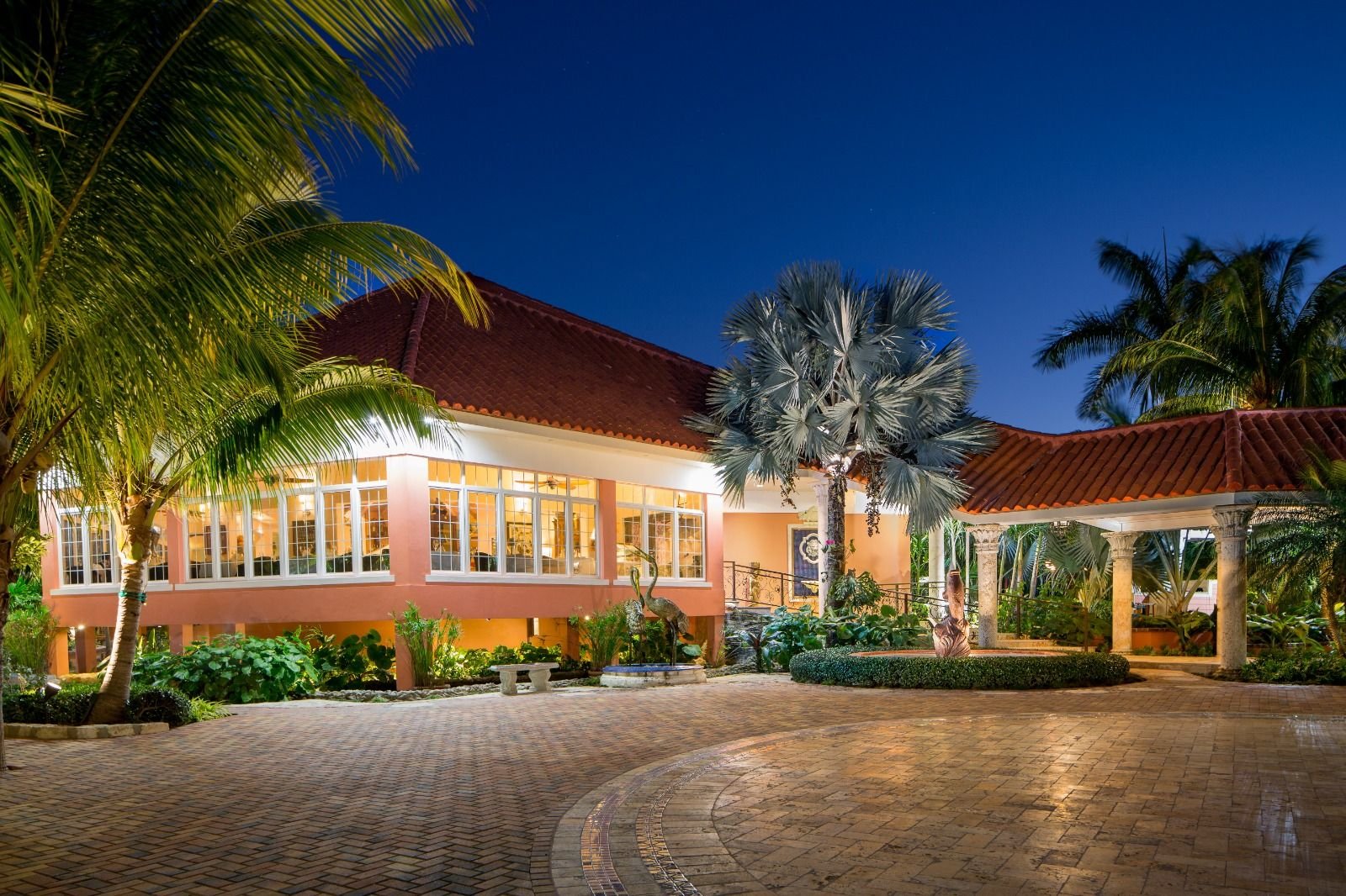 Sapodilla restaurant in Nassau