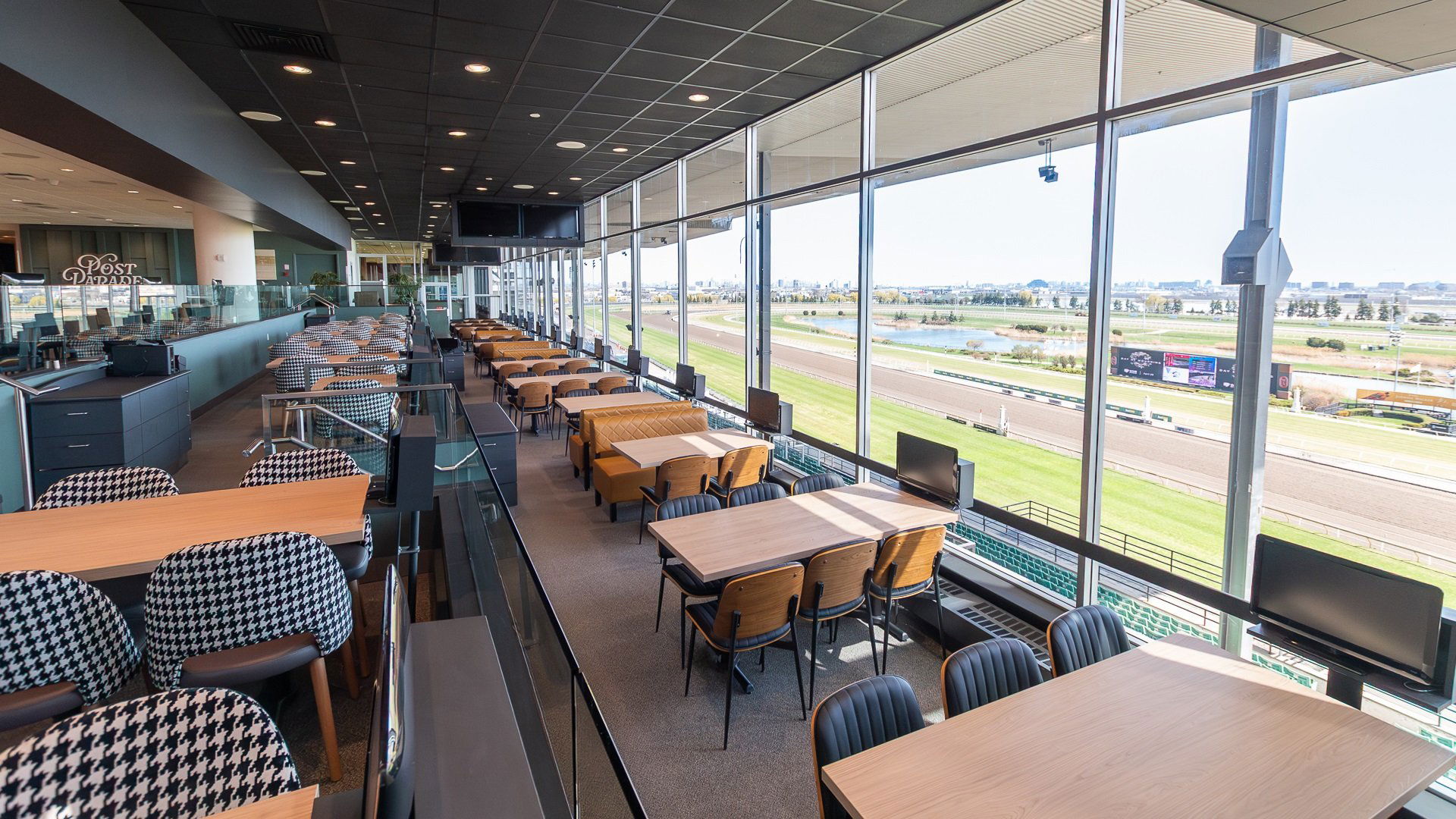 Post Parade Dining Room, Restaurant in Etobicoke