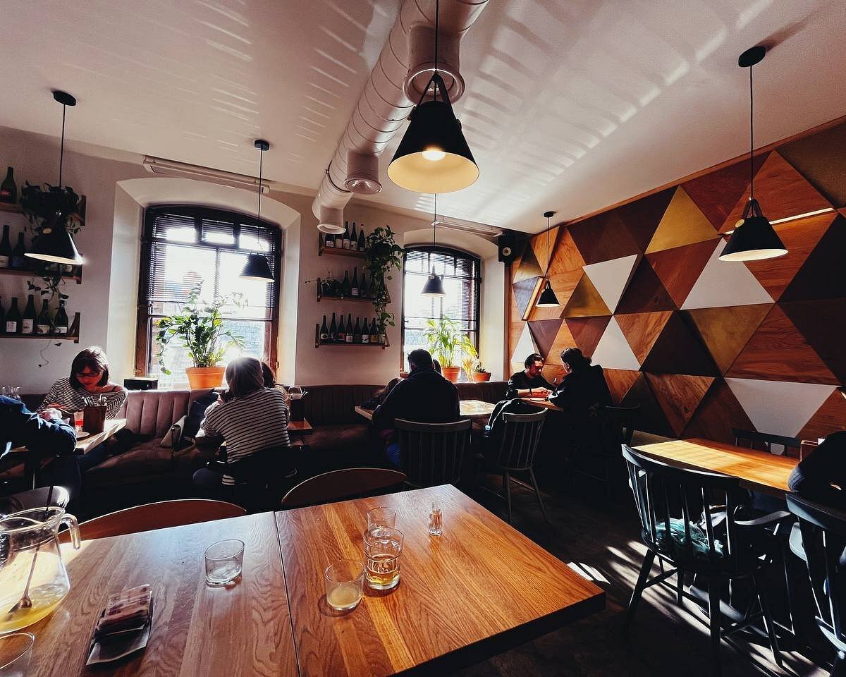 Wong Kar Wine, Restaurant in Saint Petersburg