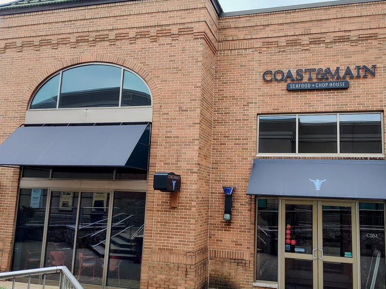 Coast and Main Seafood and Chophouse, Monroeville, United States